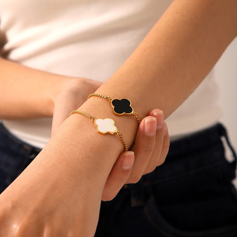 Elegant Gold and Black Flower Bracelet - Picture 3 of 6